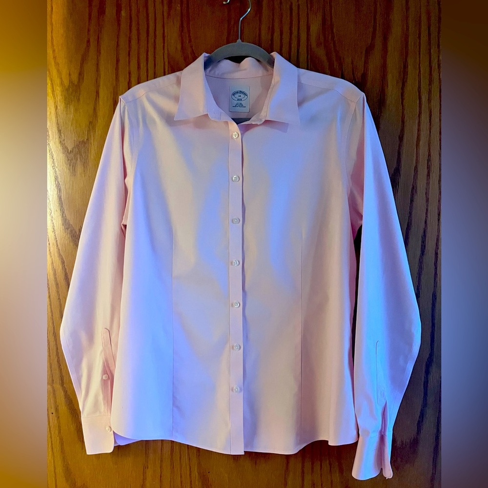 Women’s light pink Brooks Brothers button-down collared shirt